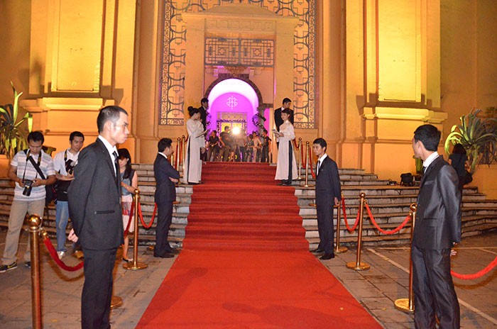 Lễ cưới được tổ chức ở đại học Dược Hà Nội